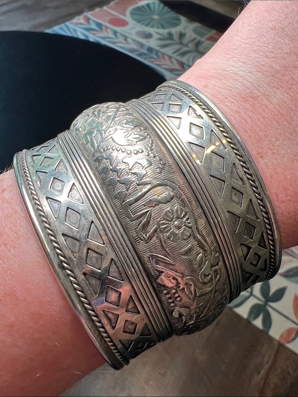 Vintage Ornate Detailed African Safari Elephant Silver Plated Wide Cuff Bracelet
